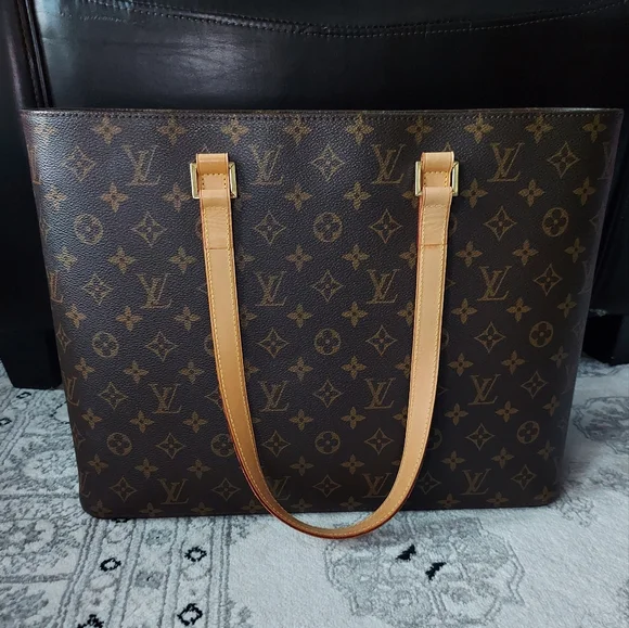 Louis Vuitton Monogram Luco Tote - Picture 1 of 16